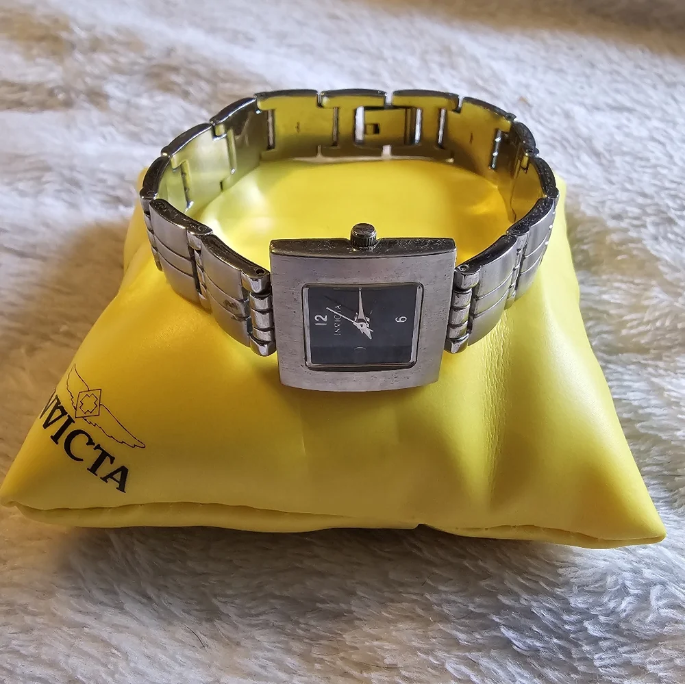 Invicta womens analog watch